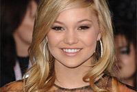 Olivia-holt-hairstyles-side